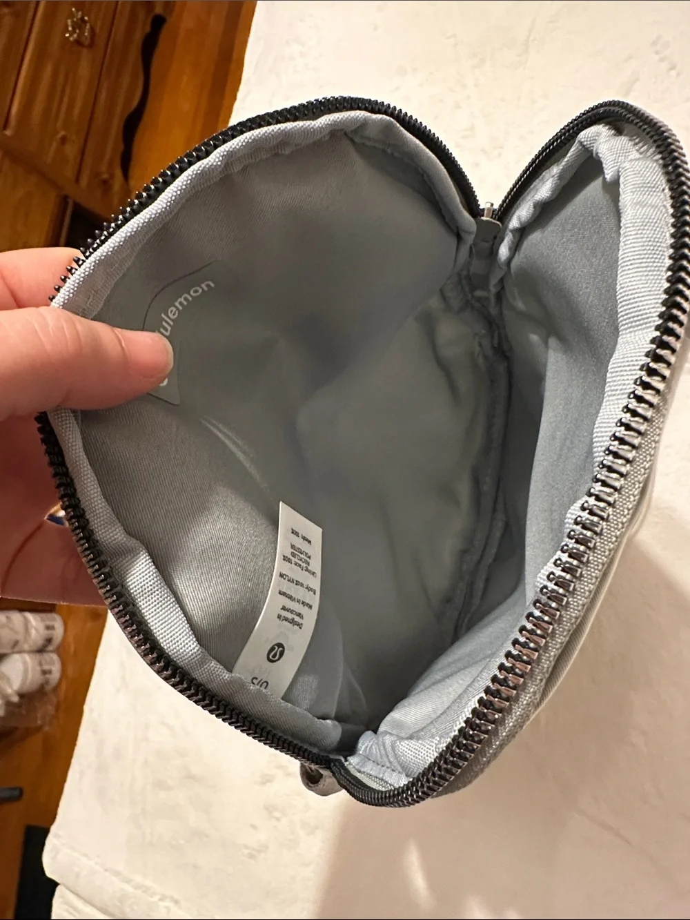 lululemon athletica silver-gray crossbody bag